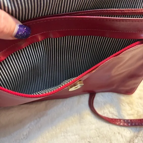 Vintage Crossbody Bag Red Snakeskin Print Gold-tone Hardware Vegan Patent Shiny - Picture 9 of 15